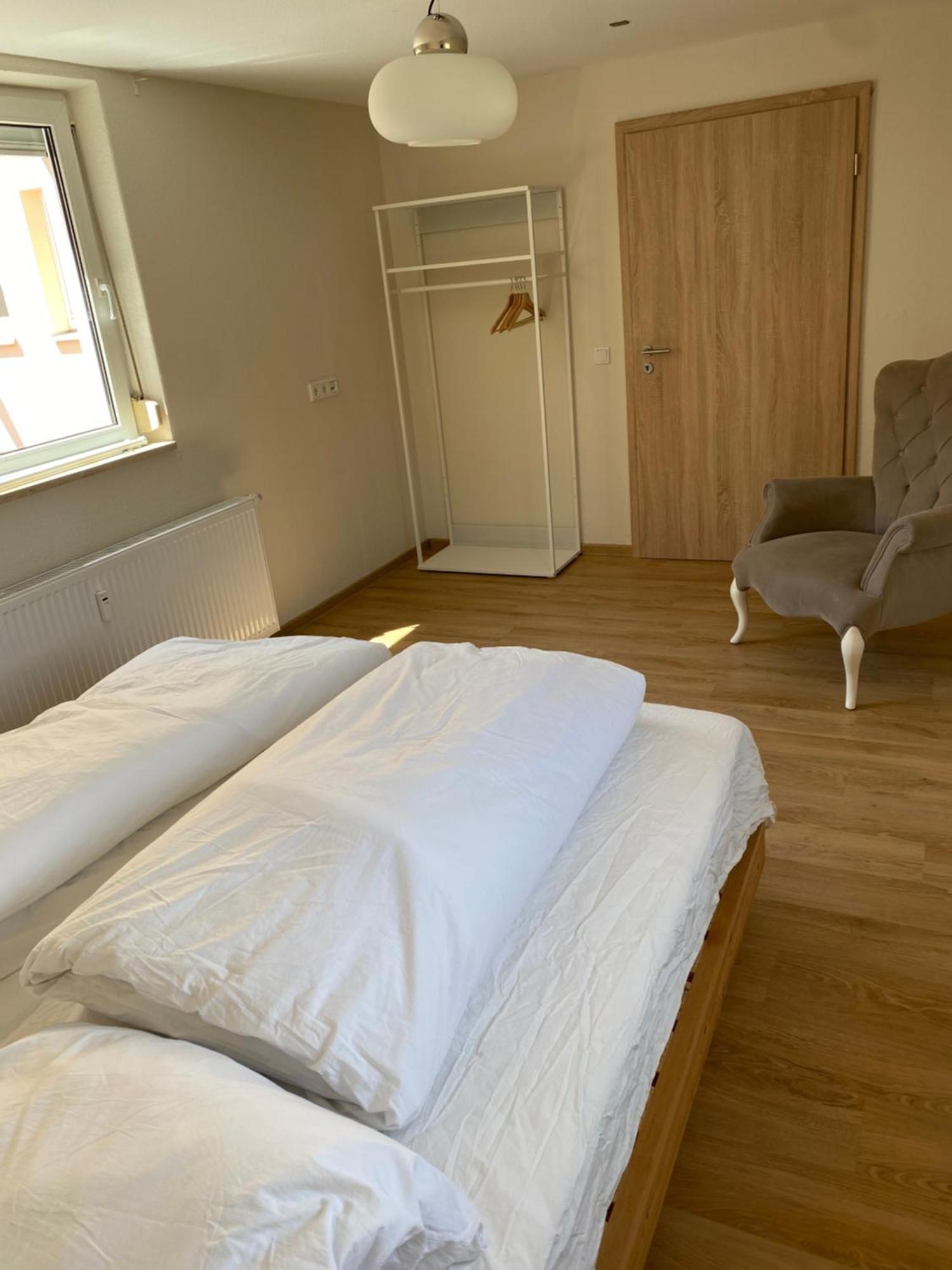 Ferienwohnung Feucht Eg Naturnah Parkplatz Wlan Bagian luar foto